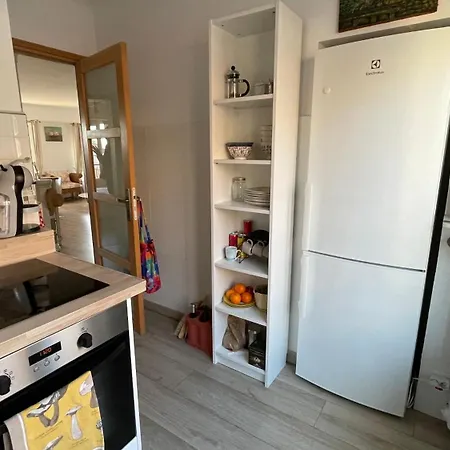 Comfortable And Modern Two Bedroom 戛纳