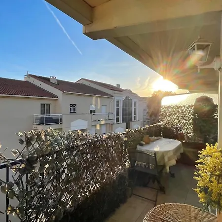 Apartment Comfortable And Modern Two Bedroom *