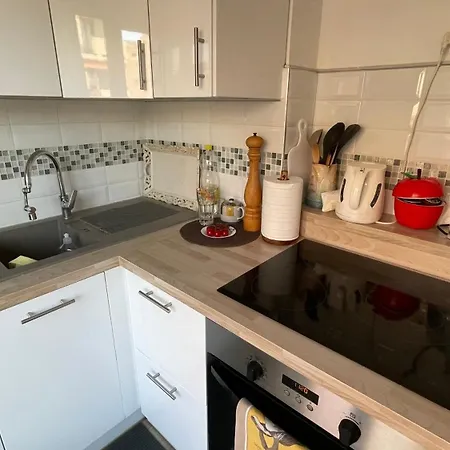 Comfortable And Modern Two Bedroom *