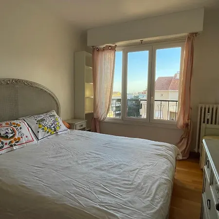 Comfortable And Modern Two Bedroom *