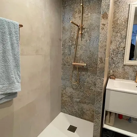 Comfortable And Modern Two Bedroom