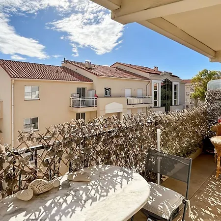 Comfortable And Modern Two Bedroom *
