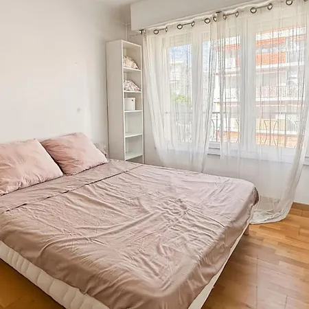 Comfortable And Modern Two Bedroom *