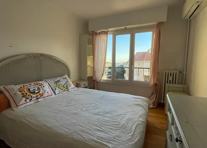 Comfortable And Modern Two Bedroom *