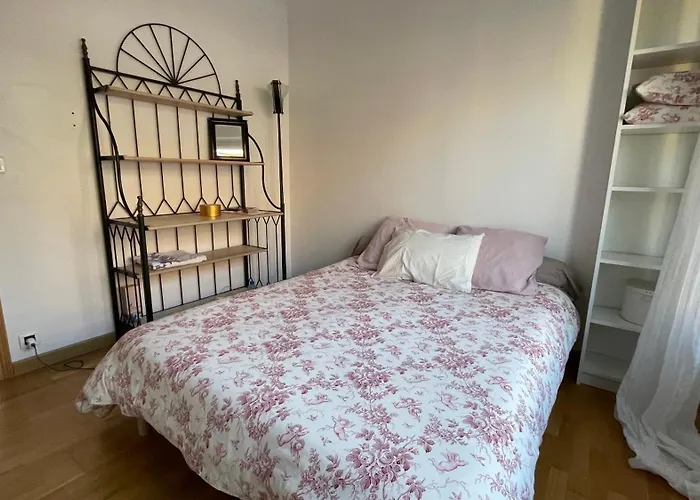 Comfortable And Modern Two Bedroom Apartman *