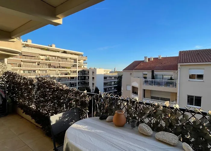 Comfortable And Modern Two Bedroom *