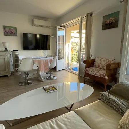 Comfortable And Modern Two Bedroom 아파트 *