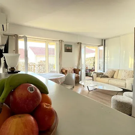 Comfortable And Modern Two Bedroom *