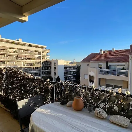 Comfortable And Modern Two Bedroom *