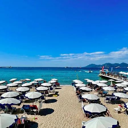 Comfortable And Modern Two Bedroom 아파트 *